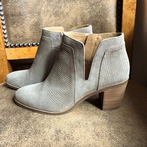 Lucky Brand Oil Rubbed Suede Booties. NEVER WORN.